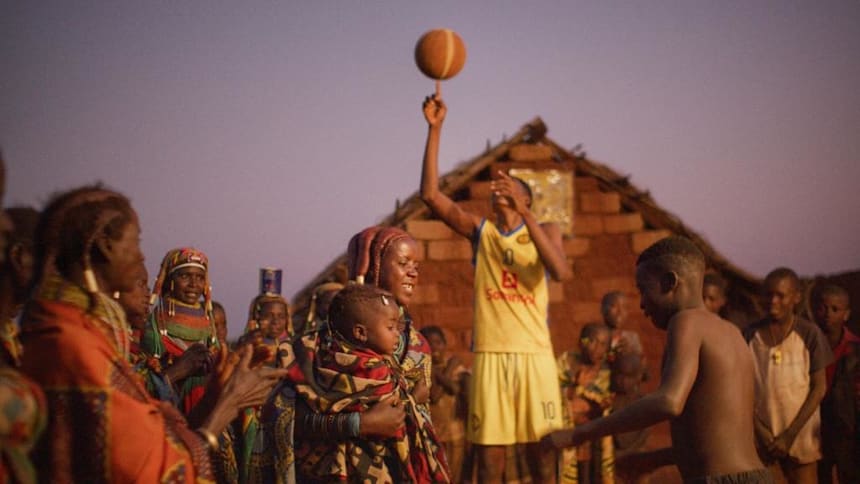 CEFA - Jovens angolanos vivem o seu sonho de basquetebol e de