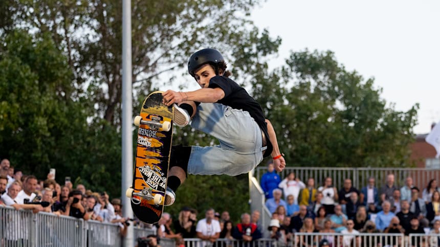 Tate Carew performing an allyoop 360 tail grab at 2023 WST: Park World Championships in Ostia, Rome