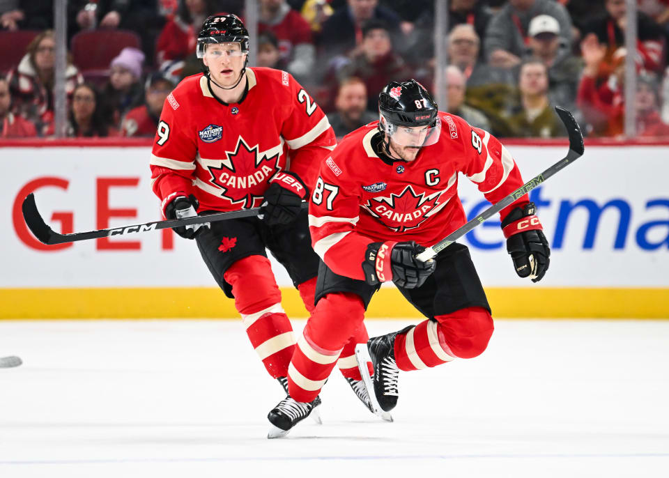 Hockey sur glace: les maillots Spider-Man tissent leur toile