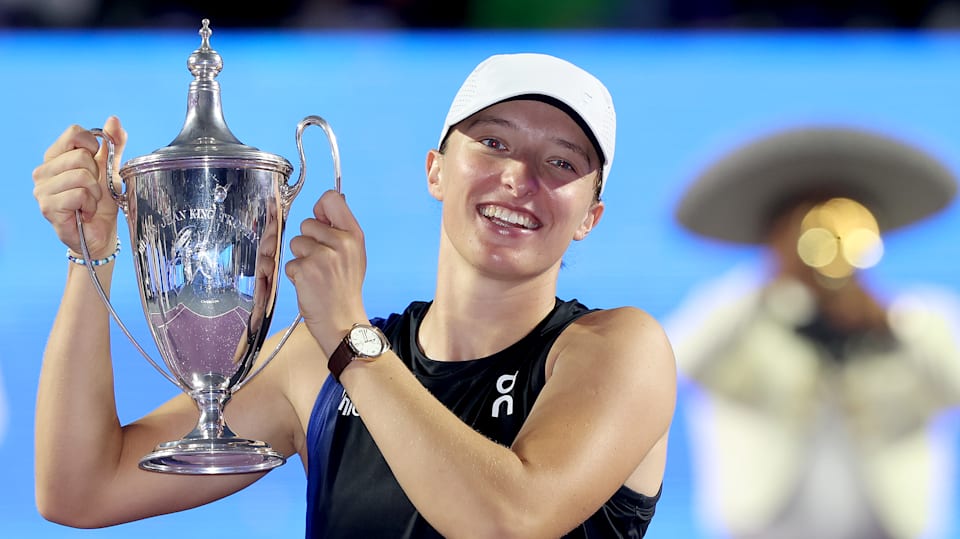 Swiatek confirmed new women's world No. 1 in latest WTA rankings