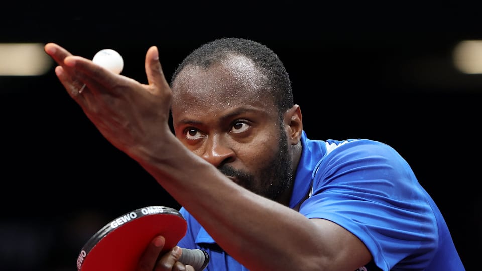 This table tennis player shows that “nothing is impossible