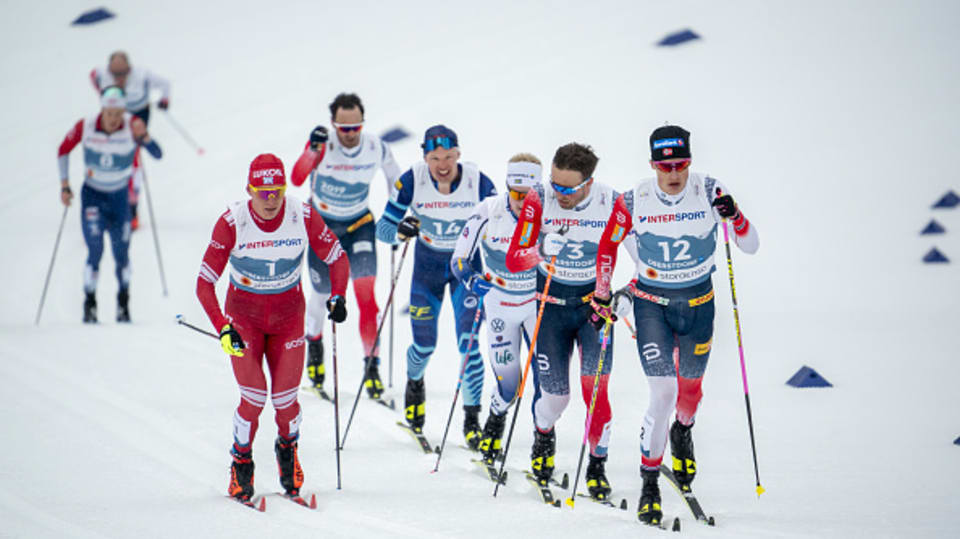 Лыжи 50 км сегодня результаты. Норвежская экипировка лыжника. Российские и Норвежские лыжники. Норвежские лыжники мужчины. Чемпионат Норвегии по лыжным гонкам 2023.