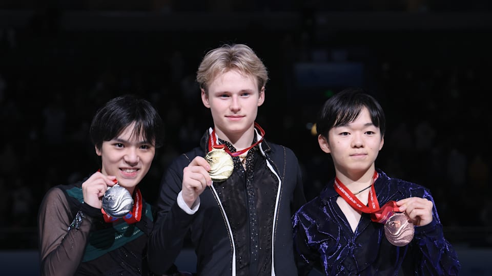 World Figure Skating Championships: Uno Shoma leads after men's