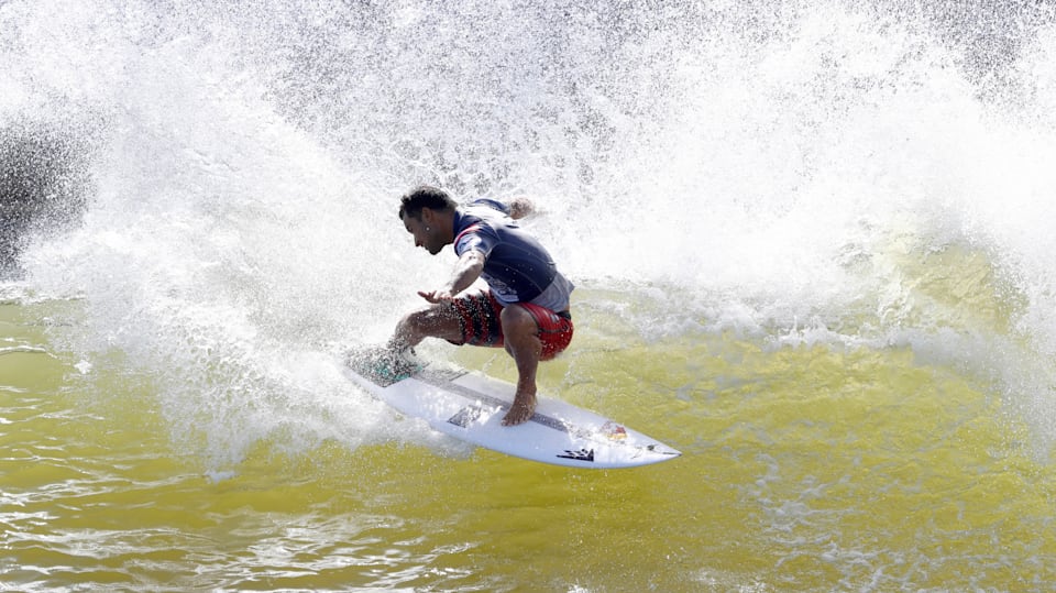 Surfing the Legendary Barrels of Tahiti in 360 Video - VRScout