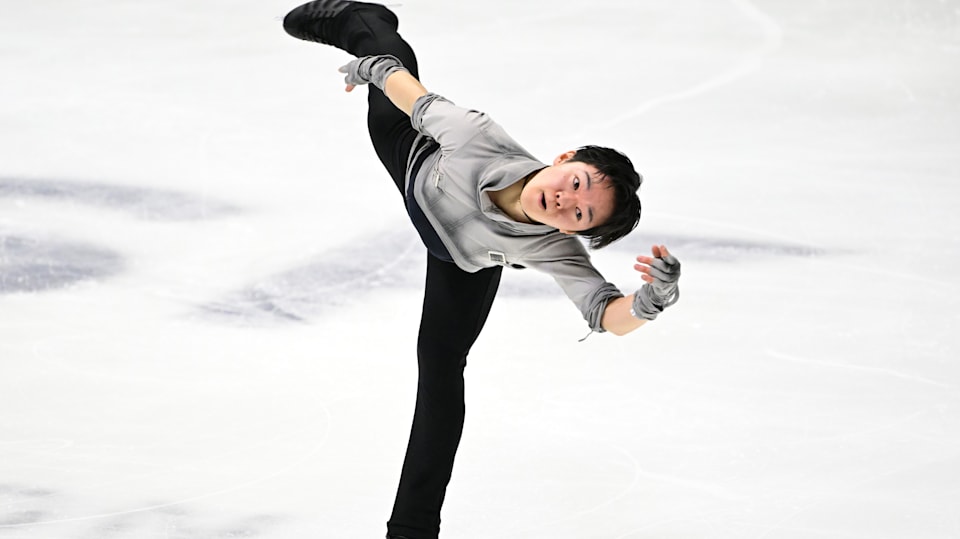Kagiyama Yuma competes at the 2022 All Japan Championships