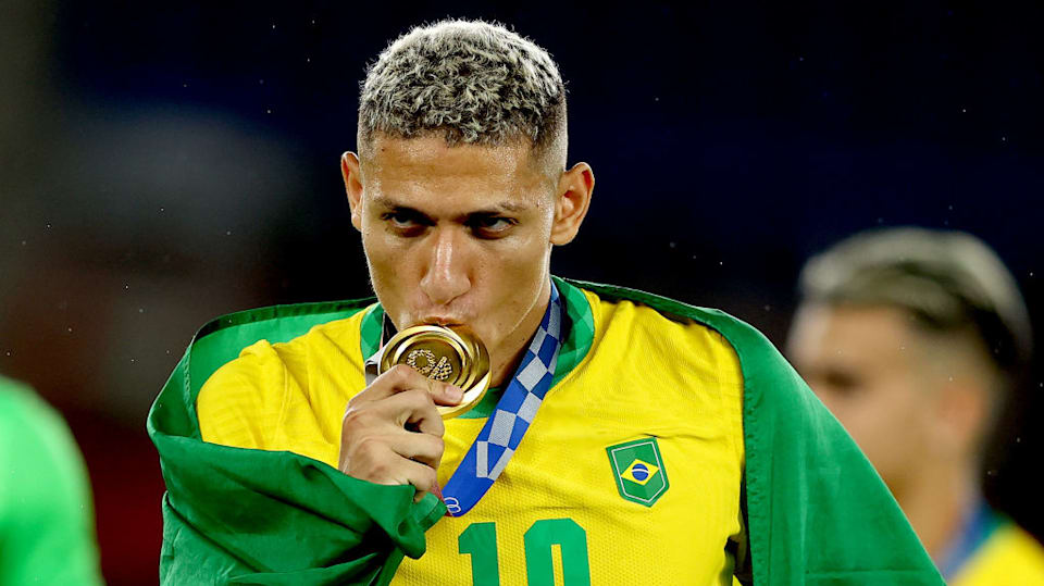 Why Neymars Brazil football team called Canarinha and wear yellow jersey?, News