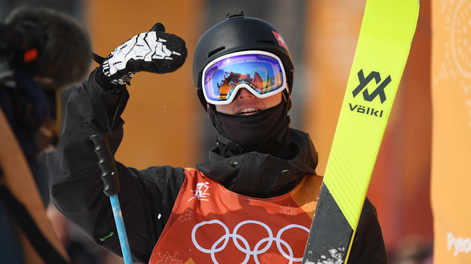 Freestyle online ski helmet
