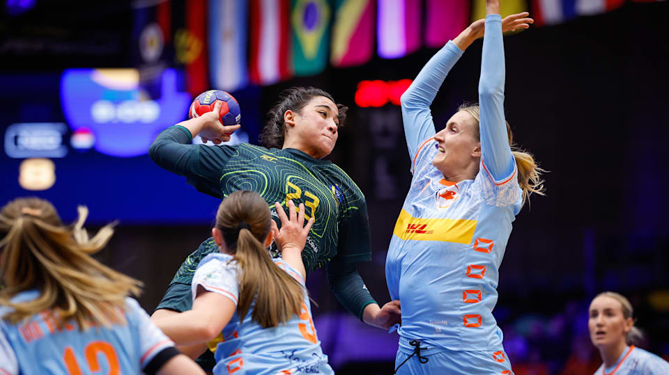 Brasil e mais sete países disputam sede da Copa do Mundo Feminina de 2023 -  MKT Esportivo