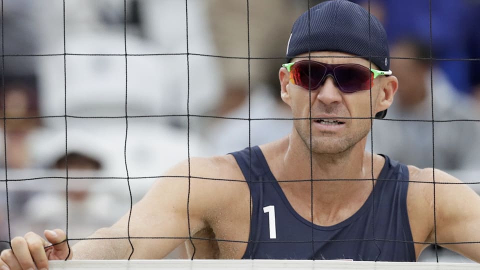 Men's beach sale volleyball sunglasses