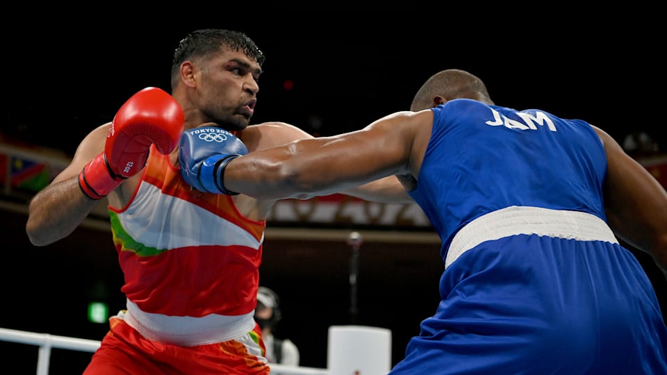 Satish Kumar vs Bakhodir Jalolov Tokyo Olympics boxing quarter