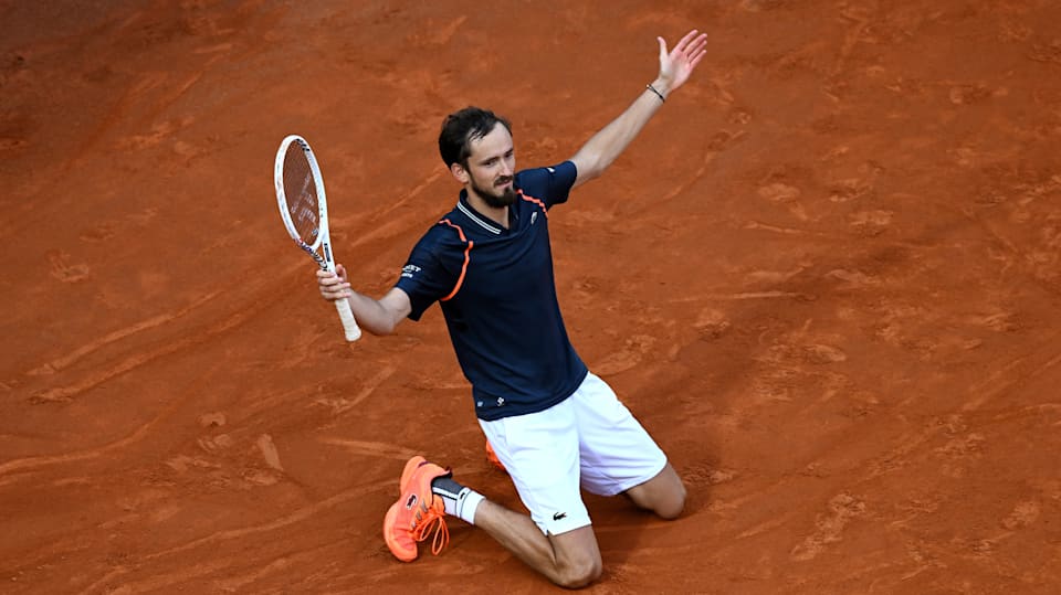 Tennis Daniil Medvedev wins Italian Open for first clay title, beating