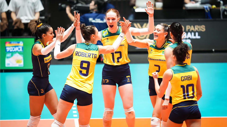 Brasil sofre, mas derrota Itália no tie-break no Mundial de vôlei feminino  