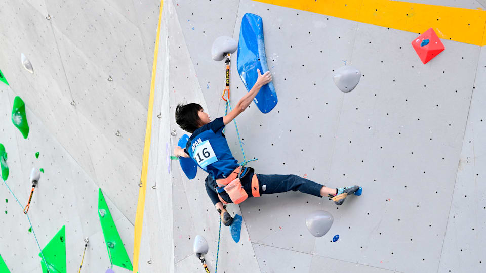 Sport climbing vs bouldering  who will win in a climbing