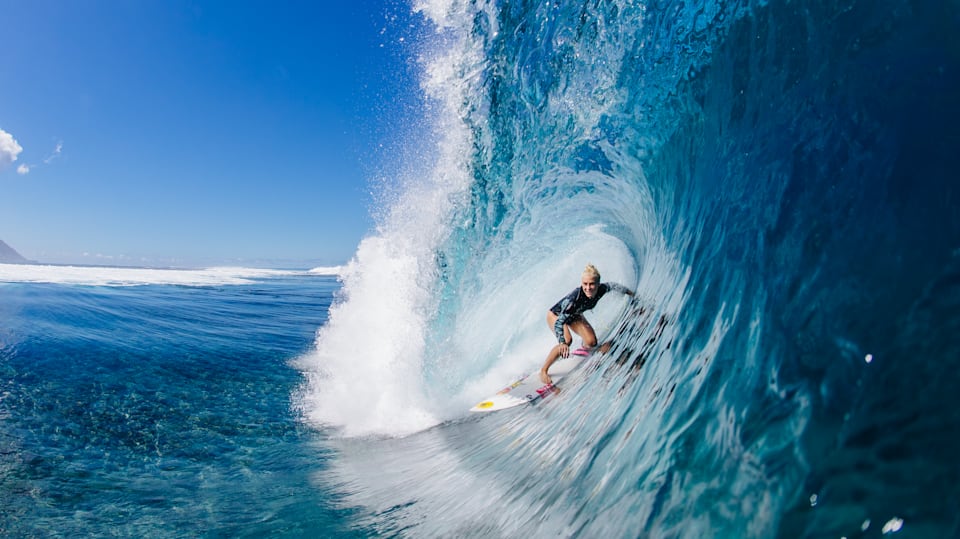 Surfing Women return to Teahupo o Tahiti for first competition