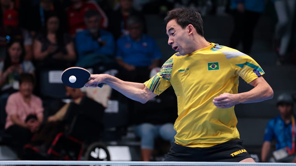 Hugo Calderano brilha e Brasil é ouro nas equipes masculinas do tênis ...