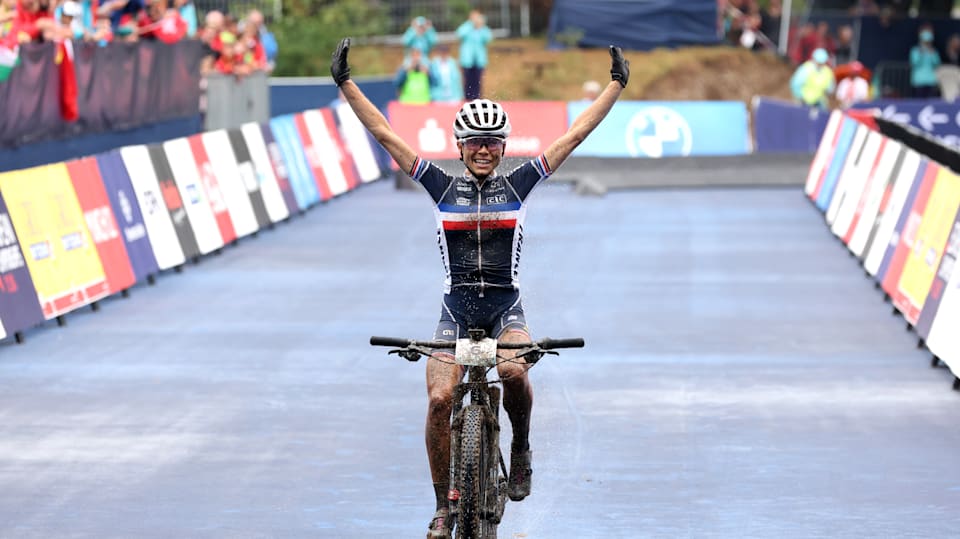 Loana Lecomte of France wins MTB cross country title at European