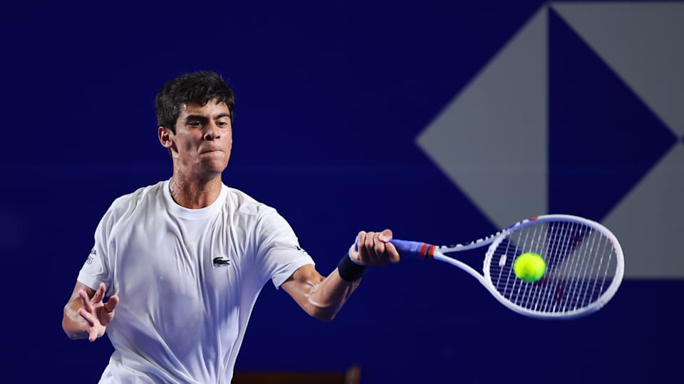Tiendas de hotsell tenis abiertas hoy