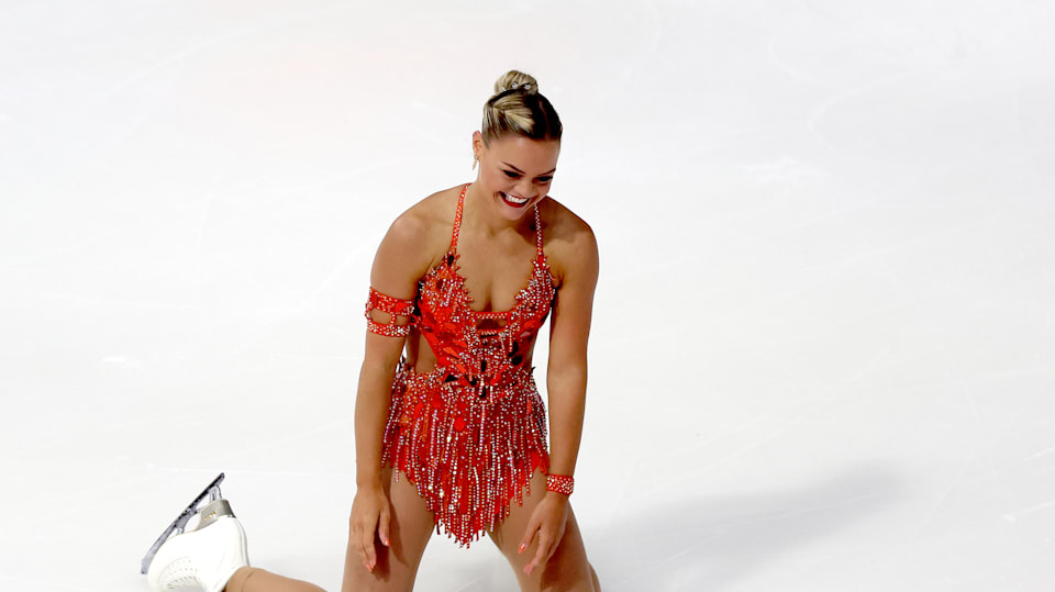 Loena Hendrickx charges into Skate America lead, with Amber Glenn