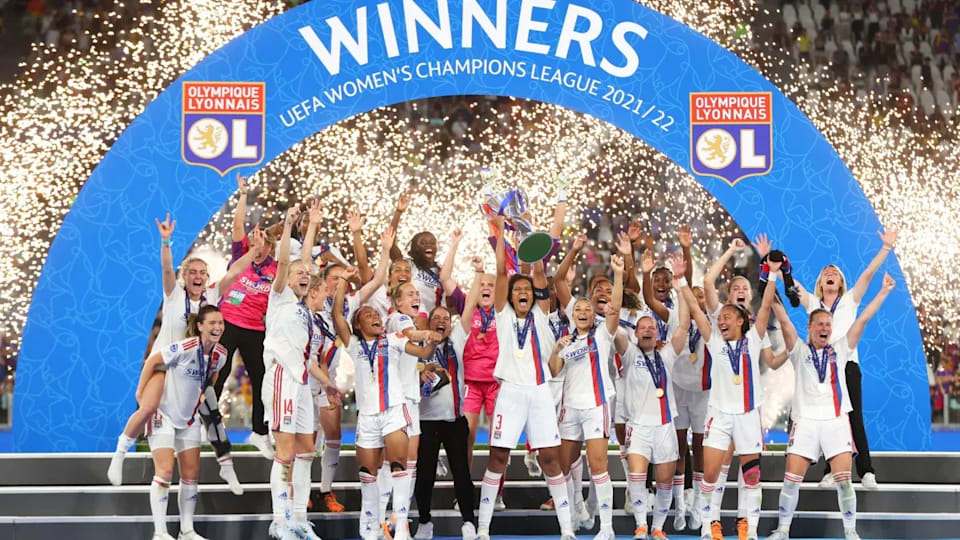 El trofeo de la UEFA Women's Champions League, UEFA Women's Champions  League