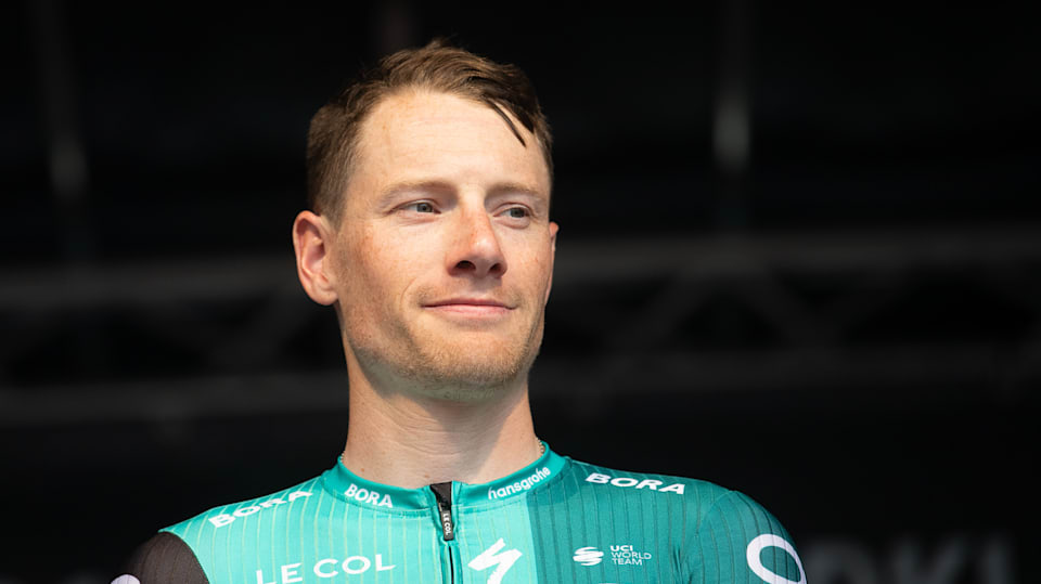 La Vuelta a España 2022: Sam Bennett wins Stage 2 sprint in Utrecht