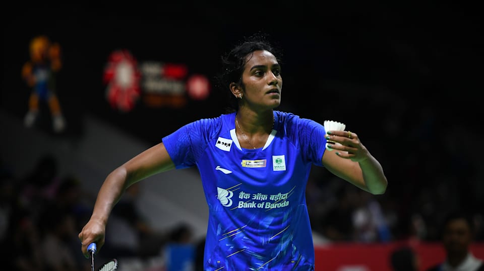 Badminton serve clearance