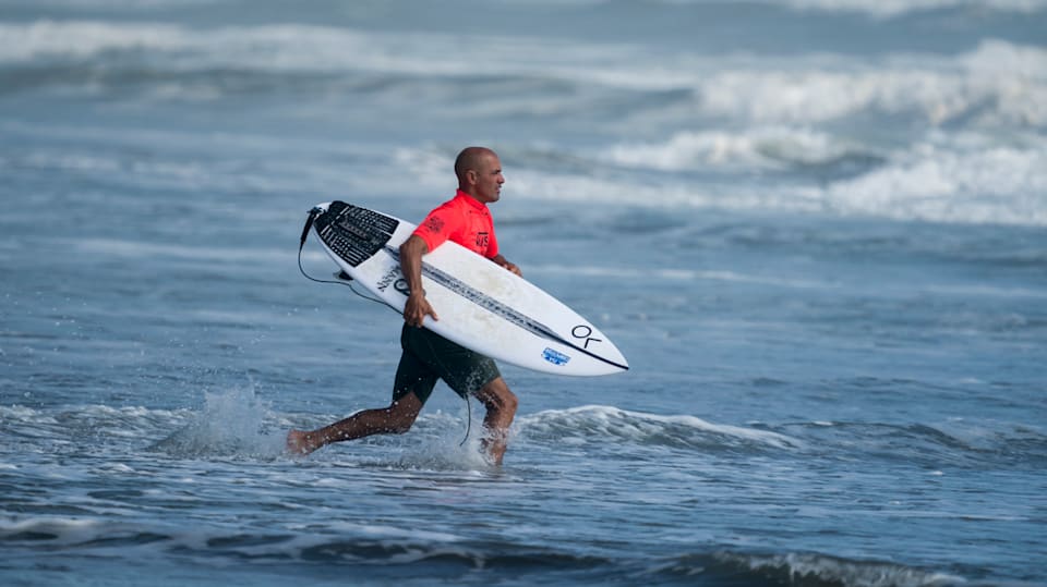 Surf legend Kelly Slater claims Pipe Masters for 56th Championship