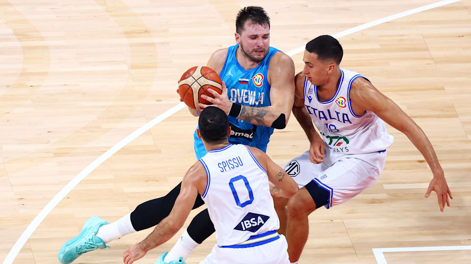 Luka Doncic de Eslovenia en un partido de la Copa Mundial FIBA de baloncesto 2023