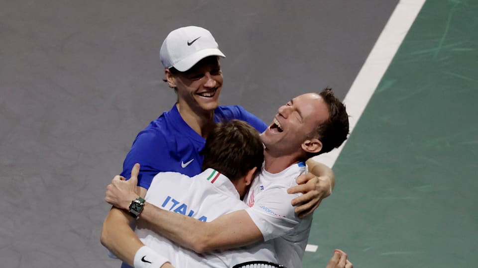 Davis Cup Finals 2023 in Malaga Jannik Sinner seals Italy s first