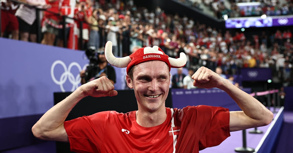 Paris 2024 Badminton: Dominant Viktor Axelsen repeats as men's singles ...