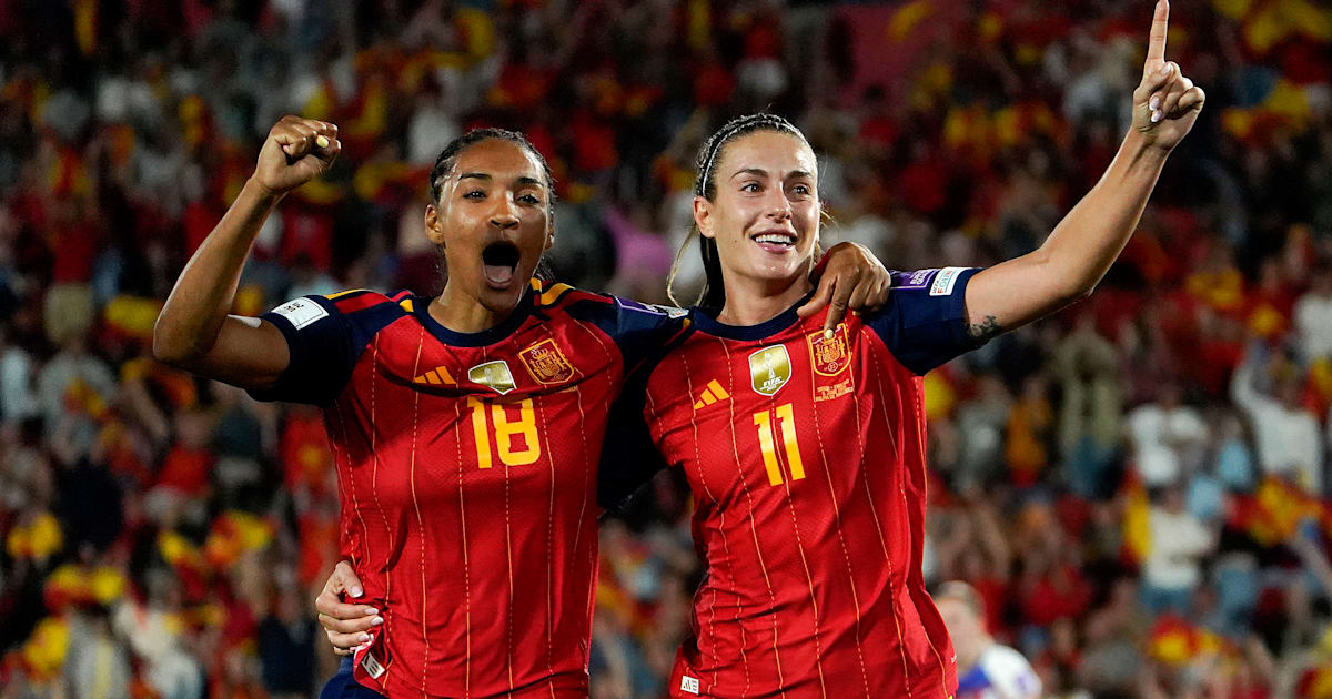 Alexia Putellas, Mary Earps, Sam Kerr: Women's football transfer rumours and done deals in WSL and NWSL - Live updates