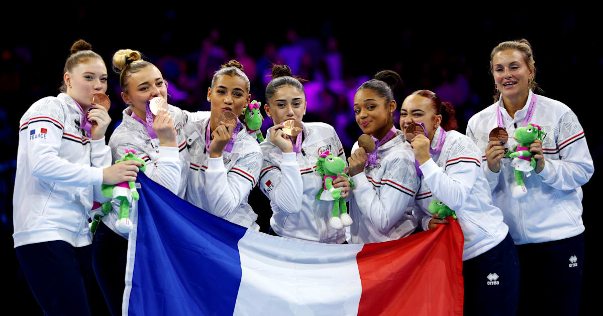 Médaille Ancienne En Bronze – Sociétés De Gymnastique De France – 1873