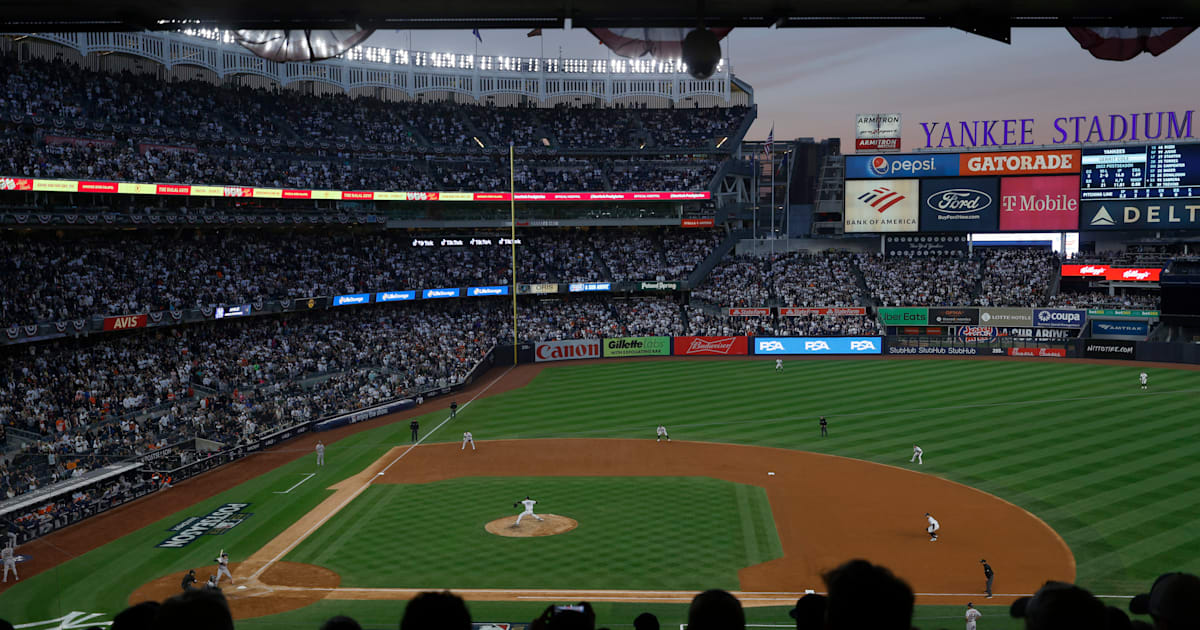 how many major league baseball games are there per year