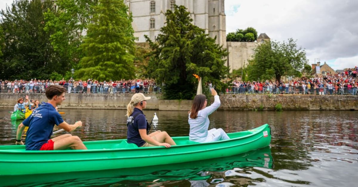 The Olympic Torch takes a jaunt around C’Chartres, between nature and