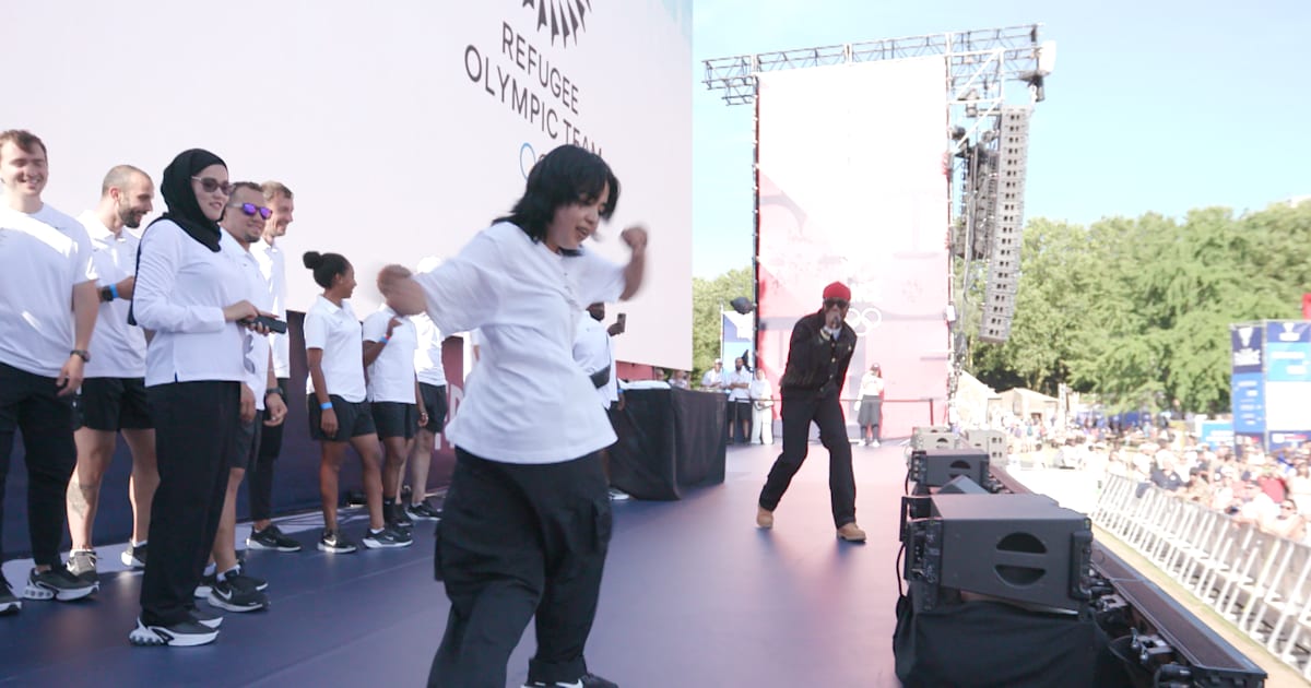 IOC Refugee Olympic Team dazzles fans in Paris
