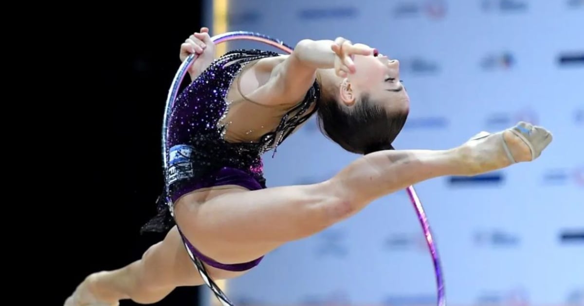 rhythmic #gymnastics #clubs  Rhythmic gymnastics, Artistic gymnastics,  Gymnastics poses