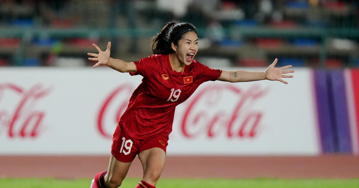 Who are the best women football players in the world in 2023?