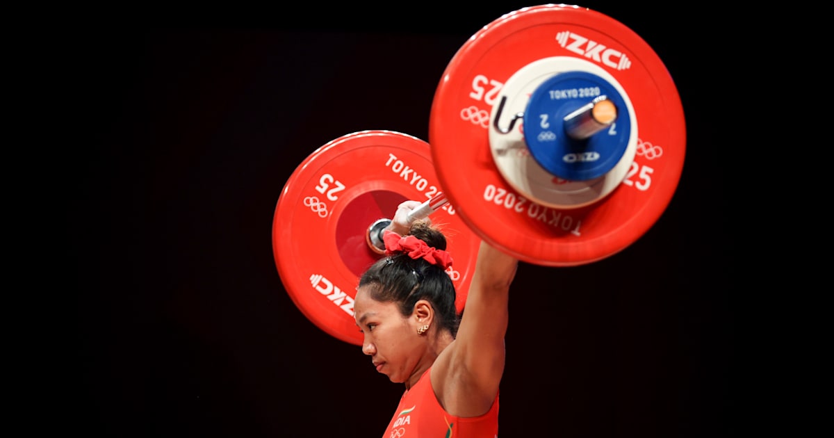 Mirabai Chanu wins weightlifting silver medal at Tokyo Olympics