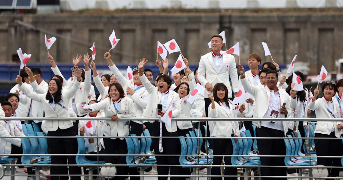 【予約販売品】 パリ2024 開会式、日本選手団が船に乗って登場！旗手は江村美咲 帽子