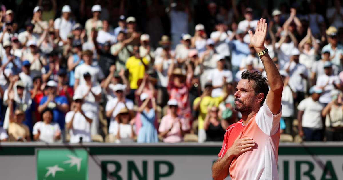 It's hard to say goodbye”: Stan Wawrinka receives emotional tribute in  final Roland-Garros appearance