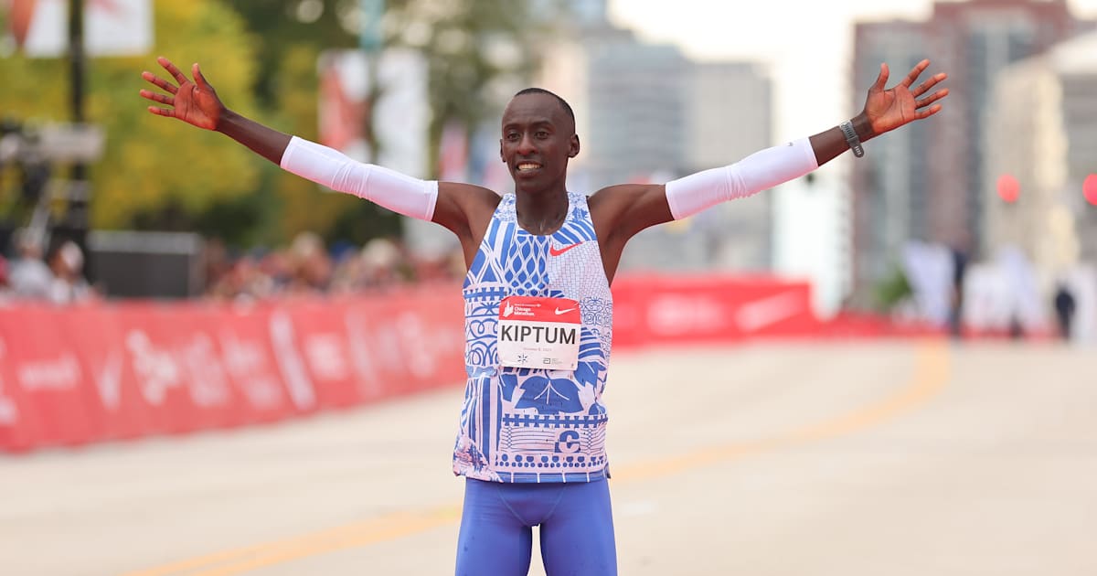 How Fast Was Kelvin Kiptum s Men s Marathon World Record Chicago 