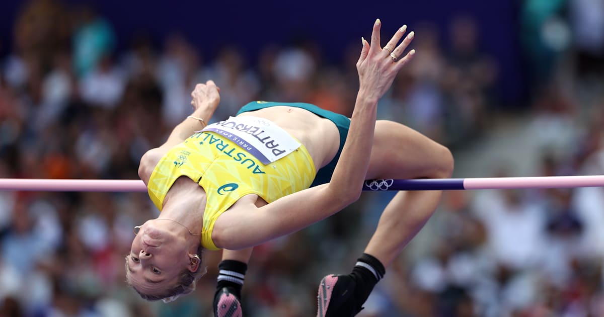 Eleanor Patterson overtakes Nicola Olyslagers and takes second place in the high jump