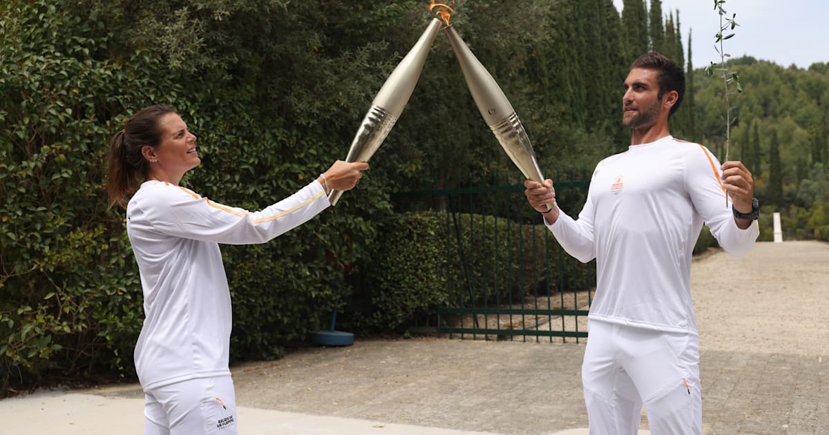 Découvrez les porteurs de la flamme olympique pour Paris 2024