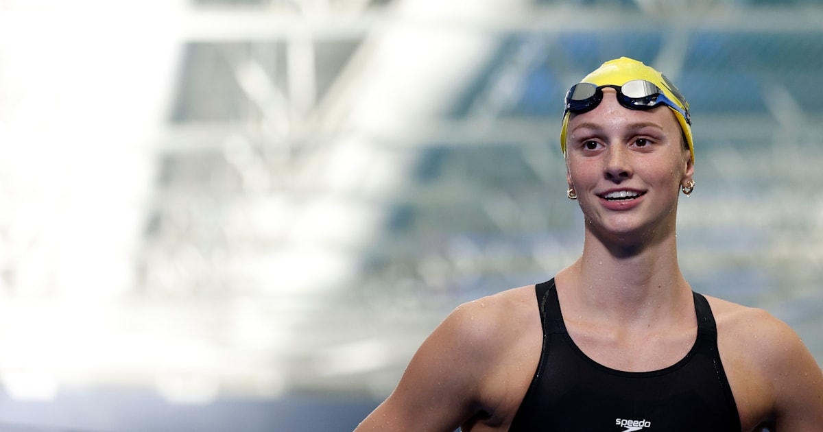 Swimming Teenager Summer McIntosh smashes 400m freestyle swimming