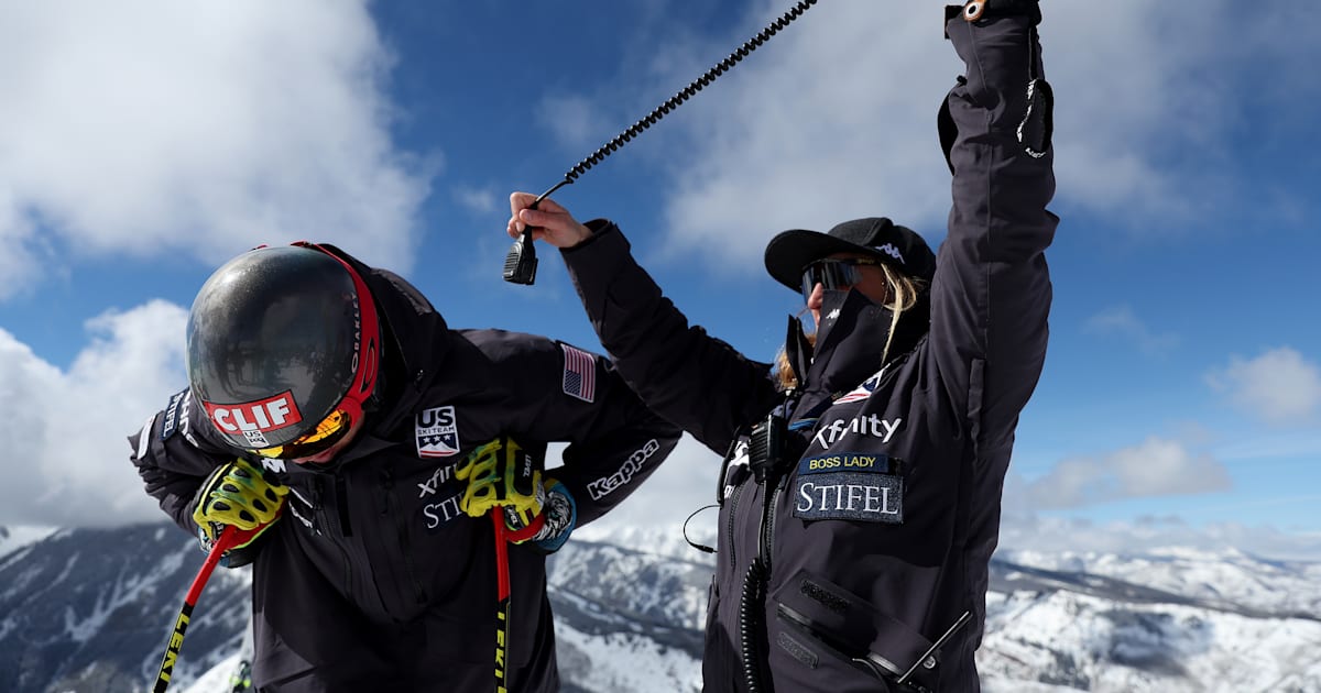 How alpine skiers use radio communication to improve performance