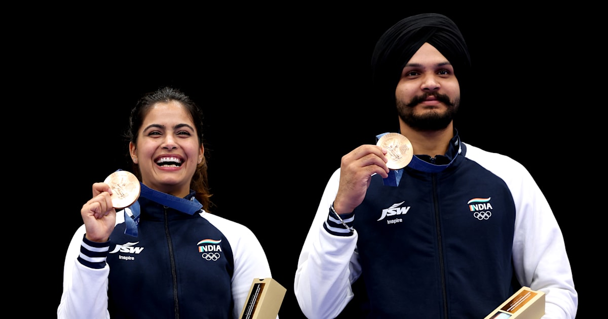 Manu Bhaker-Sarabjot Singh remporte une médaille de bronze historique au tir au pistolet à air comprimé à 10 m par équipes mixtes