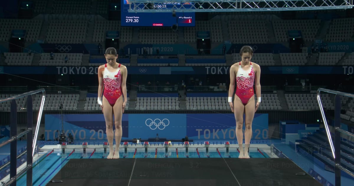 Medal Moment Tokyo 2020 Women's Diving Synchronised 10m Platform (CHN)