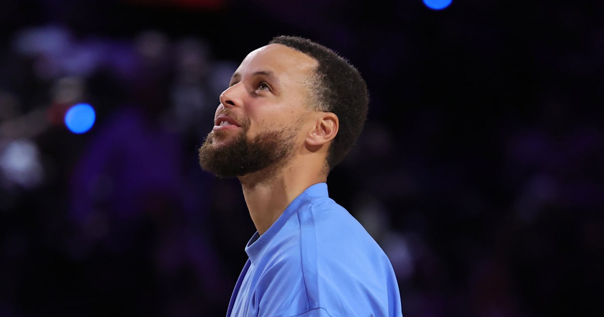 Stephen Curry makes history as first active player honoured in Basketball Hall of Fame