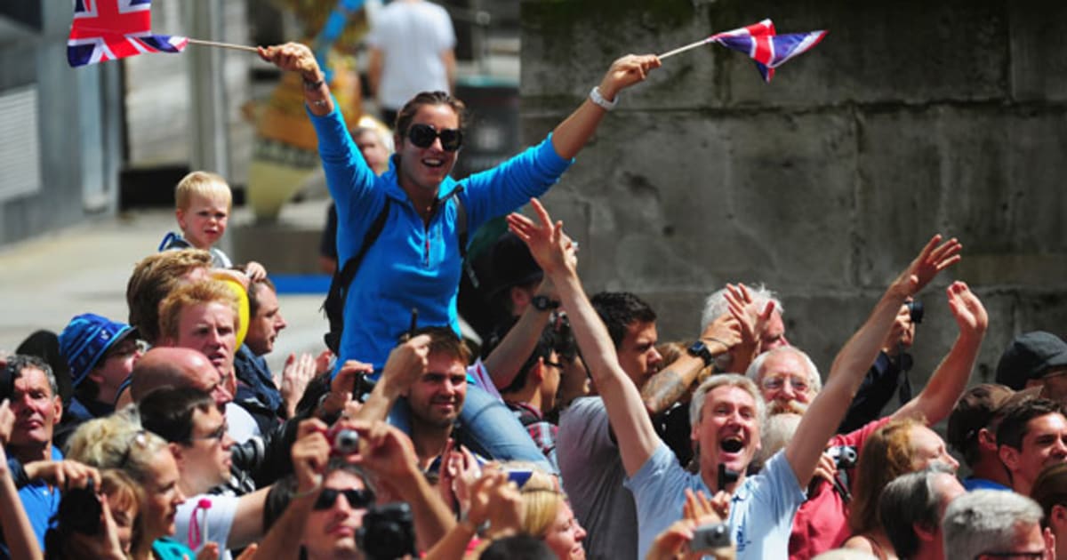 Spectators flood to watch Olympic action - Olympic News
