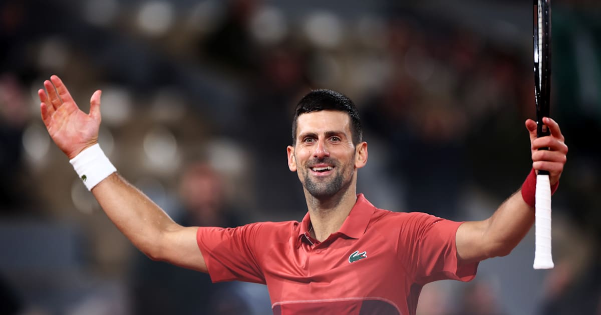 Novak Djokovic souffre, mais avance à Roland Garros 2024 et égale le record de Roger Federer