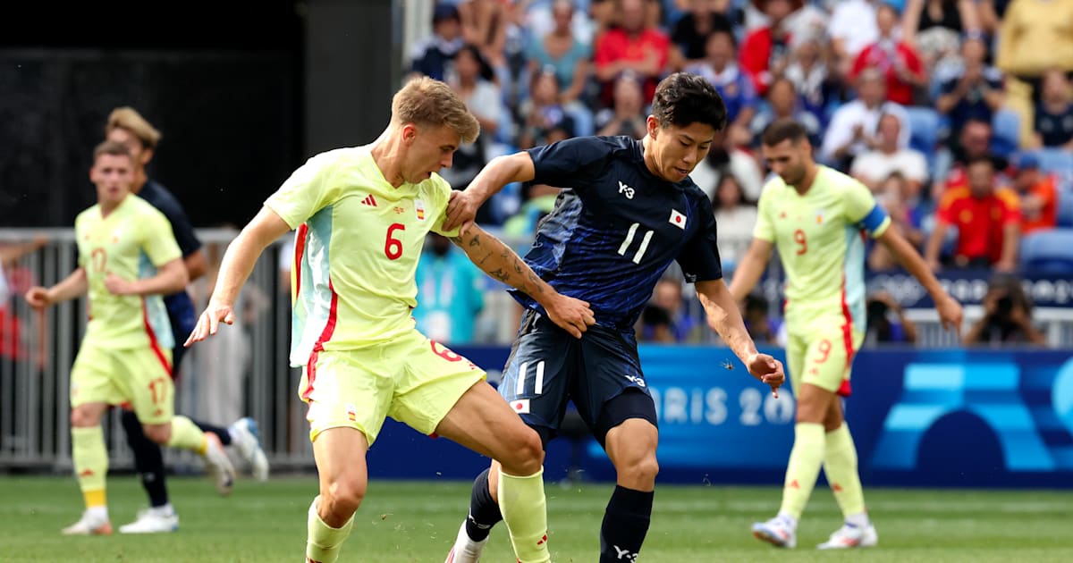 【レア】東京オリンピック　パラリンピック　スペイン代表　ポロシャツ　サッカー レア】東京オリンピック パラリンピック スペイン代表